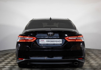 Подержанный автомобиль Toyota Camry Sedan 2018 года (6 фото)