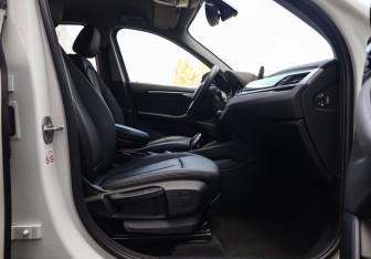 Подержанный автомобиль BMW X1 2021 года (23 фото)