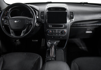 Подержанный автомобиль Kia Sorento 2013 года (14 фото)