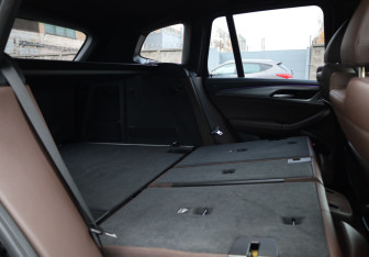 Подержанный автомобиль BMW X3 2021 года (15 фото)