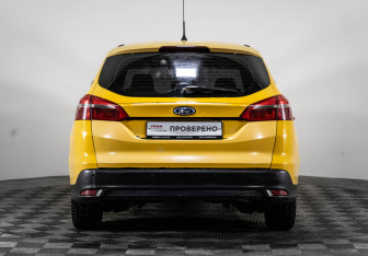 Подержанный автомобиль Ford Focus Wagon 2016 года (6 фото)