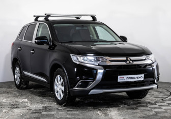 Подержанный автомобиль Mitsubishi Outlander 2016 года (3 фото)