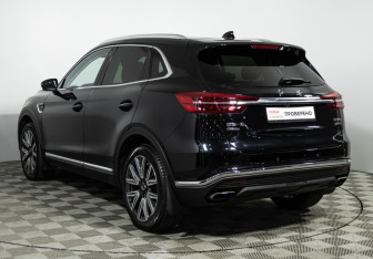 Подержанный автомобиль Hongqi HS5 2024 года (7 фото)