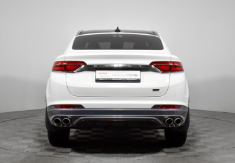 Подержанный автомобиль Geely Tugella 2022 года (6 фото)