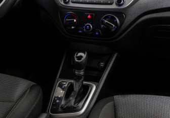 Подержанный автомобиль Hyundai Solaris Sedan 2018 года (11 фото)