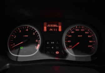 Подержанный автомобиль Renault Duster 2013 года (20 фото)