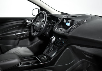 Подержанный автомобиль Ford Kuga 2016 года (13 фото)