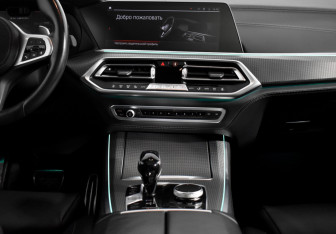 Подержанный автомобиль BMW X5 2020 года (16 фото)