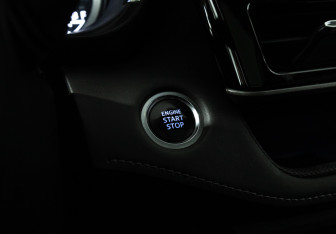 Подержанный автомобиль Toyota Highlander 2021 года (16 фото)