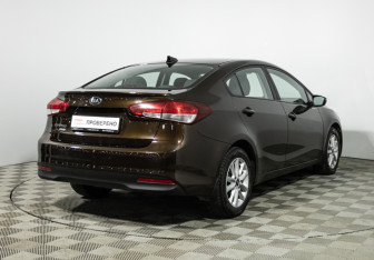 Подержанный автомобиль Kia Cerato Sedan 2019 года (5 фото)