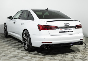 Подержанный автомобиль Audi A6 Sedan 2018 года (7 фото)