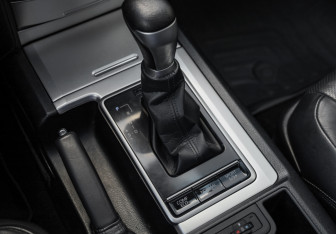 Подержанный автомобиль Toyota Land Cruiser Prado 2018 года (20 фото)