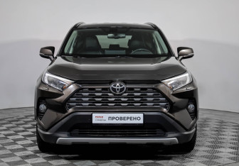 Подержанный автомобиль Toyota Land Cruiser Suv 2011 года (2 фото)