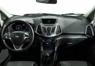 Подержанный автомобиль Ford EcoSport 2016 года (13 фото)