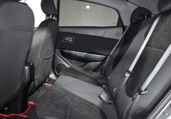 Подержанный автомобиль Kia Rio Sedan 2012 года (11 фото)