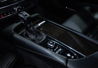Подержанный автомобиль Volvo S90 2018 года (30 фото)