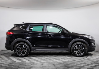 Подержанный автомобиль Hyundai Tucson 2019 года (4 фото)