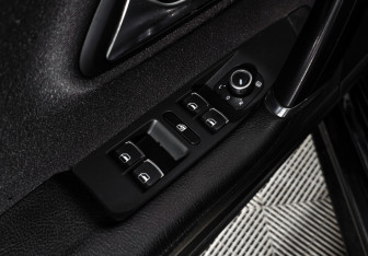 Подержанный автомобиль Volkswagen Passat CC 2011 года (10 фото)