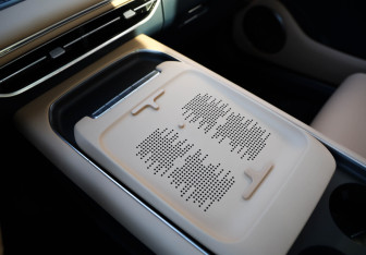 Подержанный автомобиль Voyah Free 2023 года (12 фото)