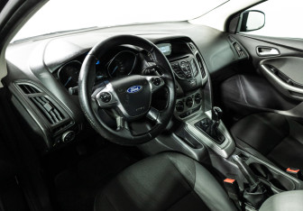 Подержанный автомобиль Ford Focus Wagon 2012 года (11 фото)