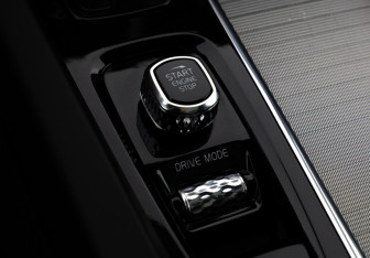 Подержанный автомобиль Volvo XC60 2019 года (20 фото)