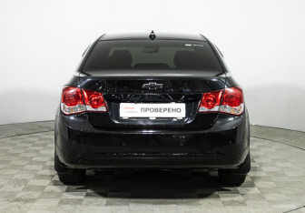 Подержанный автомобиль Chevrolet Cruze Sedan 2013 года (6 фото)