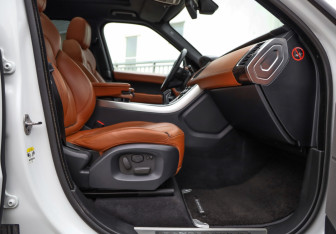 Подержанный автомобиль Land Rover Range Rover Sport 2013 года (29 фото)