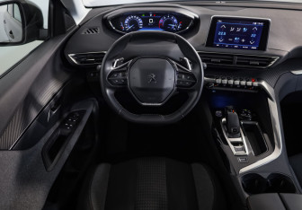 Подержанный автомобиль Peugeot 3008 2020 года (9 фото)