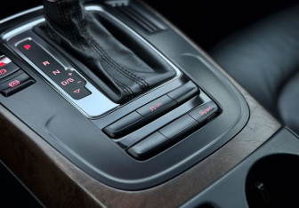 Подержанный автомобиль Audi A4 Sedan 2015 года (25 фото)