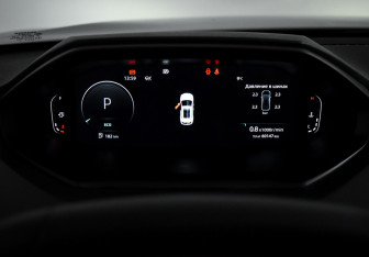 Подержанный автомобиль Changan UNI-S 2024 года (20 фото)