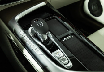 Подержанный автомобиль Voyah Free 2021 года (20 фото)