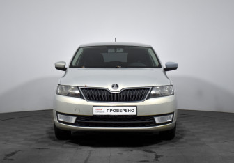 Подержанный автомобиль Skoda Rapid Liftback 2014 года (2 фото)