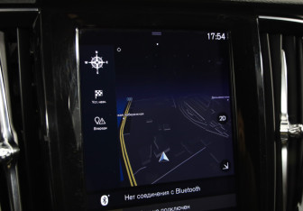 Подержанный автомобиль Volvo V90 2018 года (16 фото)