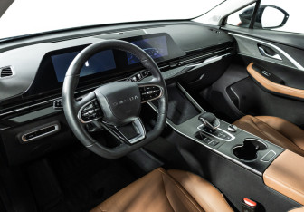 Подержанный автомобиль Omoda C5 2023 года (11 фото)