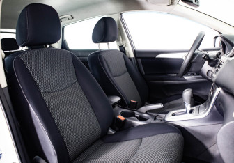 Подержанный автомобиль Nissan Tiida Hatchback 2015 года (13 фото)