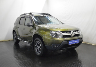 Подержанный автомобиль Renault Duster 2017 года (3 фото)