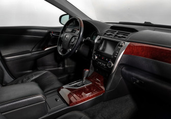Подержанный автомобиль Toyota Camry Sedan 2011 года (14 фото)