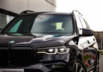 Подержанный автомобиль BMW X7 2019 года (2 фото)