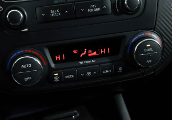 Подержанный автомобиль Kia Cerato Sedan 2014 года (17 фото)