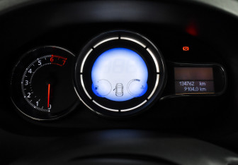 Подержанный автомобиль Renault Fluence 2013 года (17 фото)