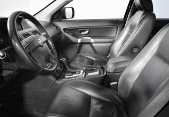 Подержанный автомобиль Volvo XC90 2010 года (10 фото)