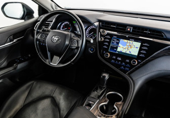 Подержанный автомобиль Toyota Camry Sedan 2018 года (16 фото)