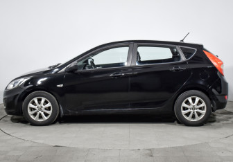 Подержанный автомобиль Hyundai Solaris Hatchback 2011 года (8 фото)
