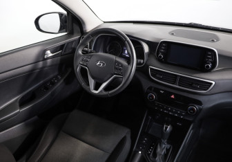 Подержанный автомобиль Hyundai Tucson 2019 года (8 фото)