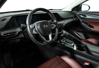Подержанный автомобиль Changan Eado Plus 2023 года (11 фото)