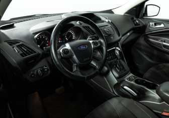 Подержанный автомобиль Ford Kuga 2016 года (11 фото)