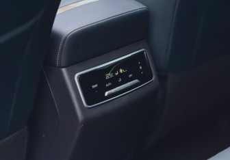 Подержанный автомобиль Changan CS95 2023 года (23 фото)