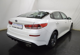 Подержанный автомобиль Kia Optima Sedan 2019 года (5 фото)