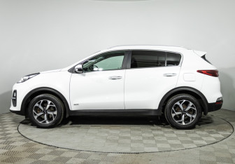 Подержанный автомобиль Kia Sportage 2021 года (8 фото)