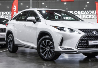 Подержанный автомобиль Lexus RX 2021 года (6 фото)